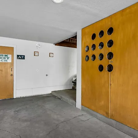 Palisades Condo - Walk To Ski Lift!